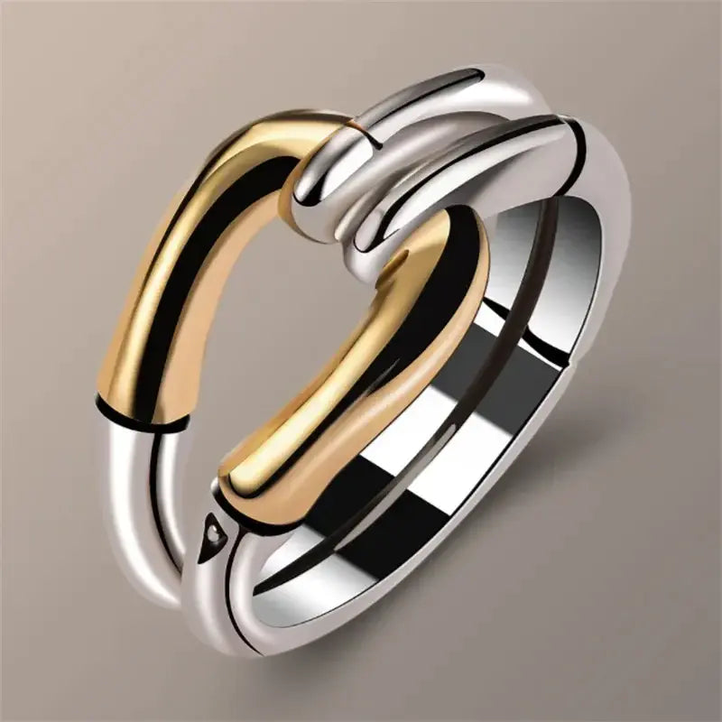 Vintage Knoted Ring in Gold and Silver