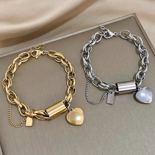 Thick bracelet with hearts
